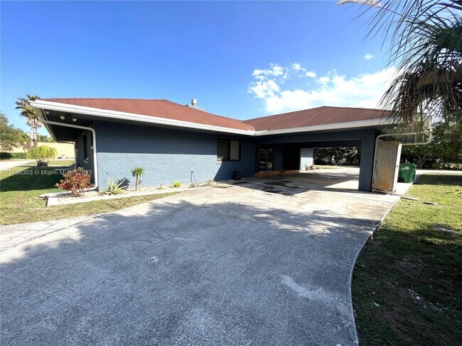 Building Photo - 24595 SW 124th Ave