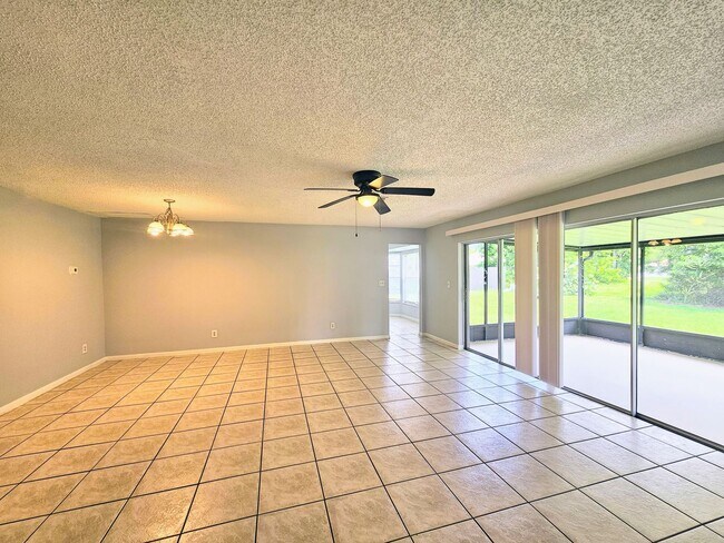 Building Photo - Beautifully Maintained 3-Bedroom Home with...