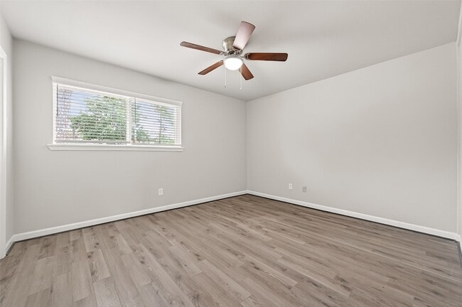 Building Photo - 7739 Antoine Dr