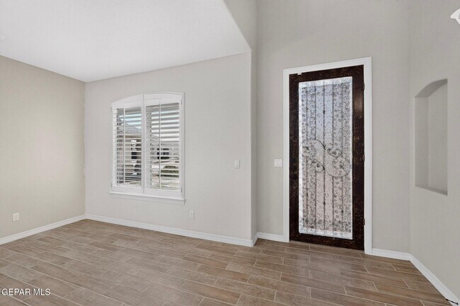 Building Photo - 14613 Sunny Land Ave