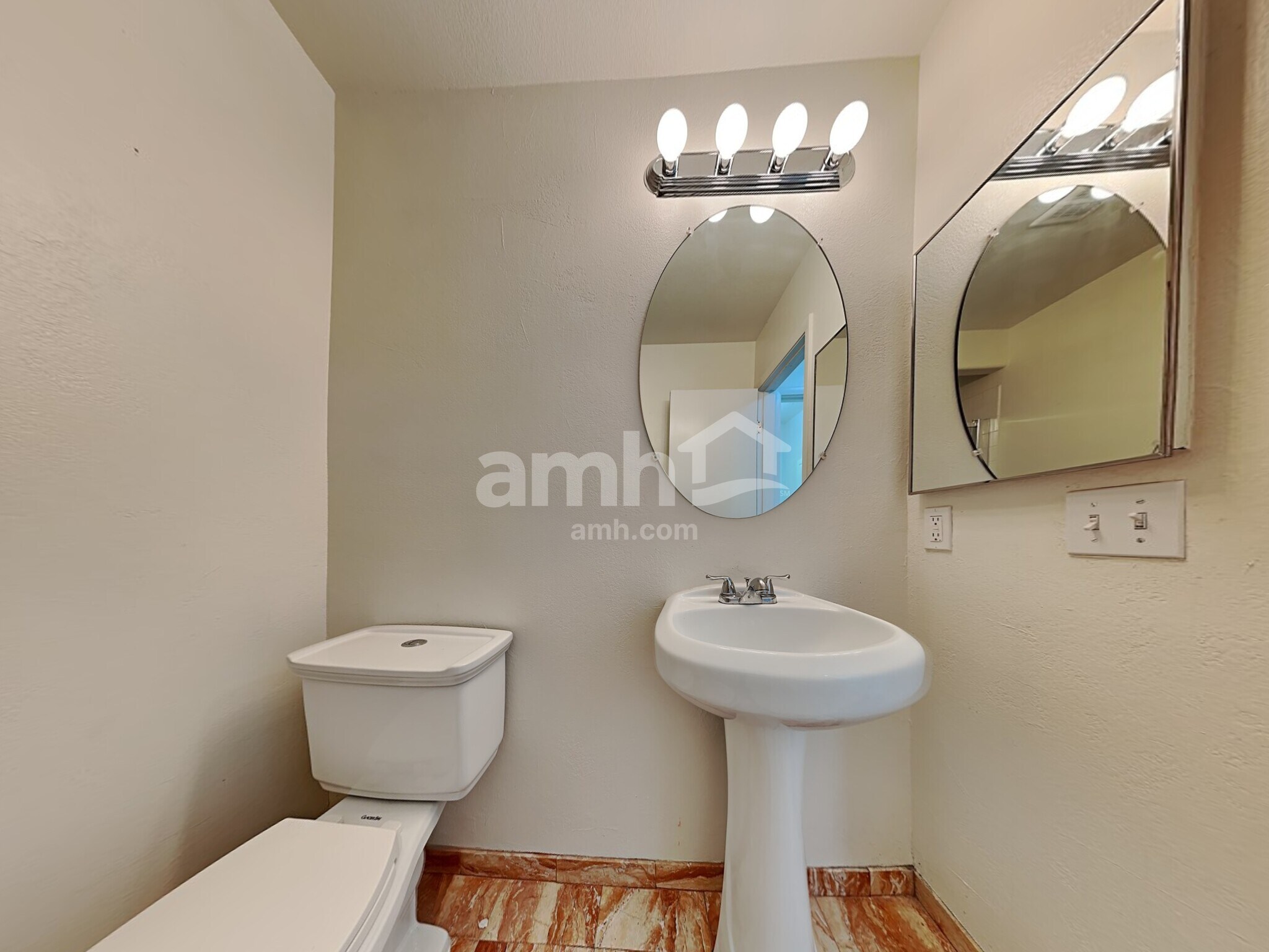 Building Photo - 1951 Silver Whisper Ave