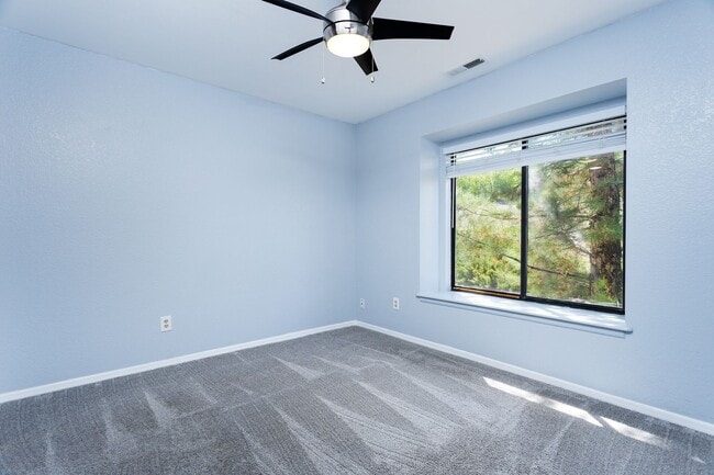 Building Photo - 2 Bedroom 2 Bath Condo in Prescott.
