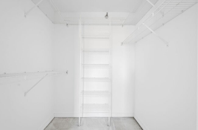 Building Photo - 401 E Ontario St