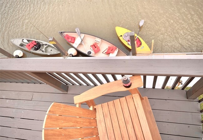 Building Photo - 215 Pompano Ln