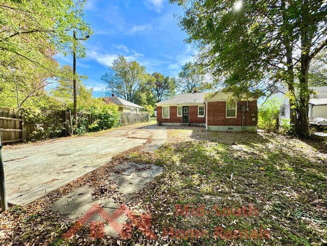 Building Photo - 2736 Dunn Ave