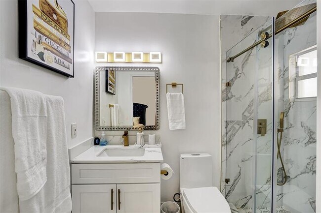 Building Photo - 1129 NE 2nd Ave