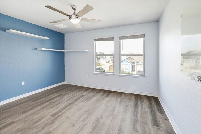 Building Photo - 15801 Crissom Ln