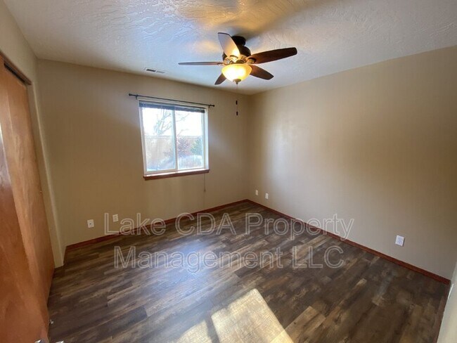 Building Photo - 8920 Torrey Ln