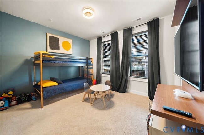 Building Photo - 441 W 7th St