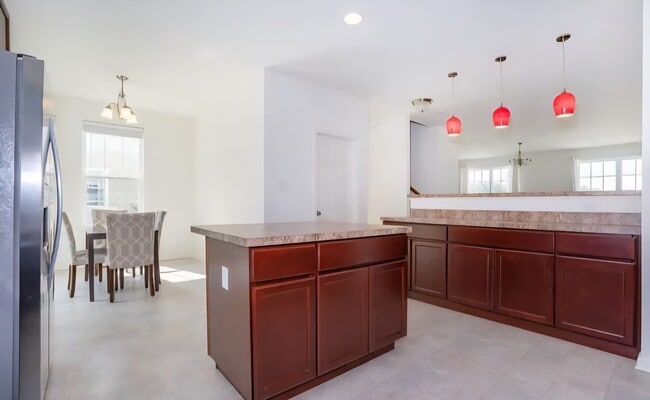Building Photo - Spacious End-Unit Townhome for Rent in Meridian Crossing – 3BR, 4BA, 2-Car Garage. $3,095.00/month