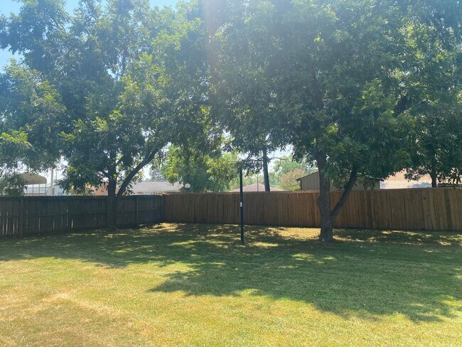 Building Photo - Brownlee Estates