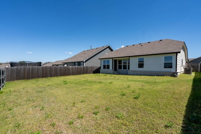 Building Photo - 3 Bed | 2 Bath in Broken Arrow!