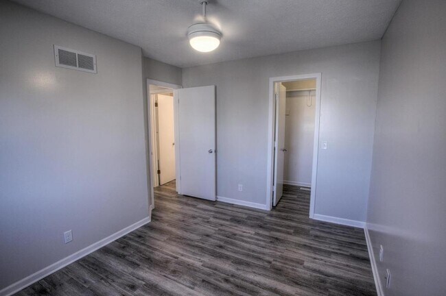 Building Photo - 3403 Henery Rd