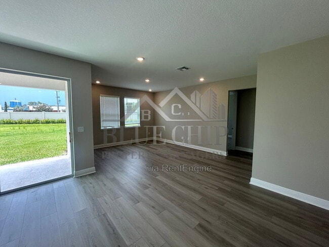 Building Photo - 1008 British Cir