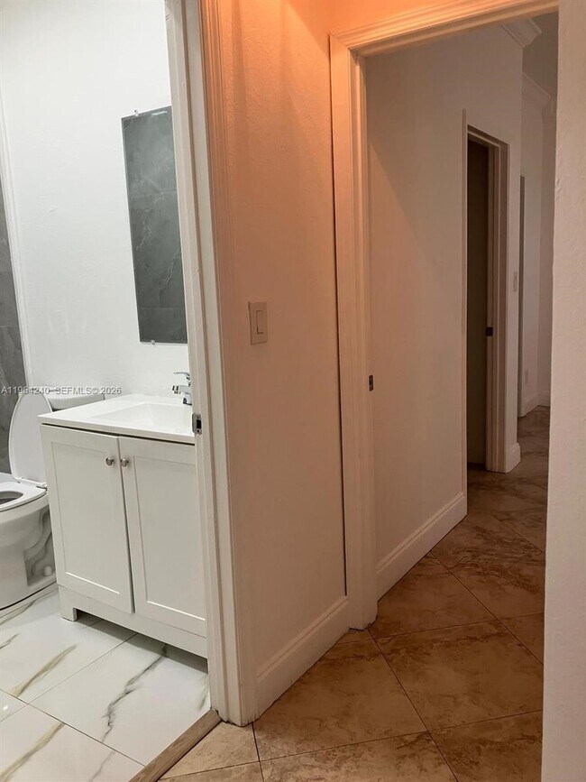 Building Photo - 620 Cypress Club Way