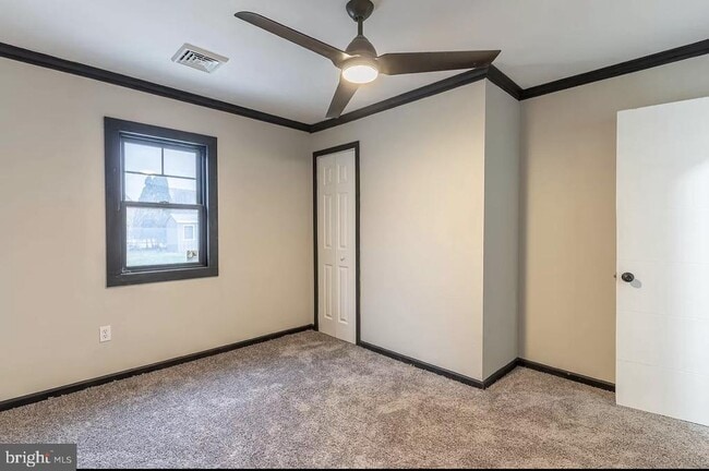 Building Photo - 259 Pinecrest Dr
