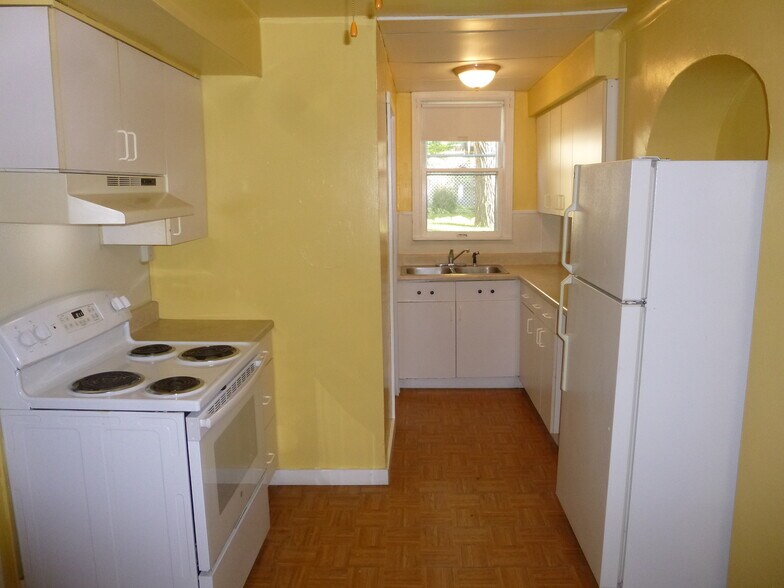 Kitchen - 612 Stewart Ave