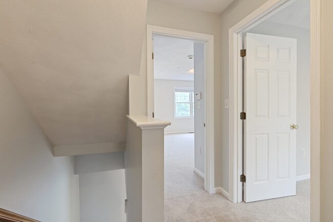 Building Photo - 555 Main St