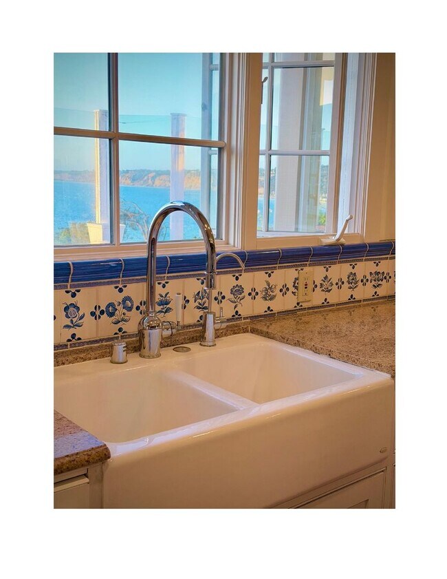 Building Photo - Amazing location in La Jolla for a big house. Gustavo Lopez AMSI