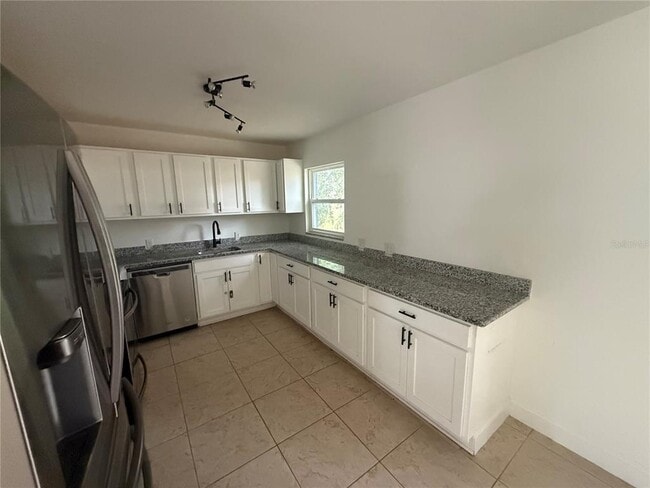 Building Photo - 859 CR 541