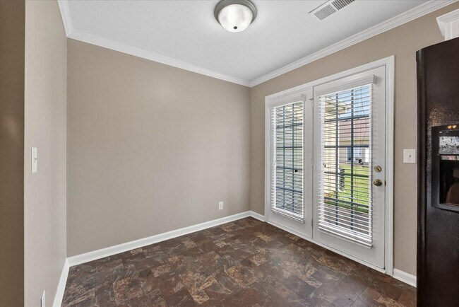 Building Photo - 343 Sam Houston Cir
