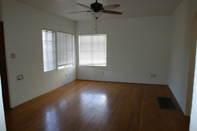 living room - 5901 Vale Way