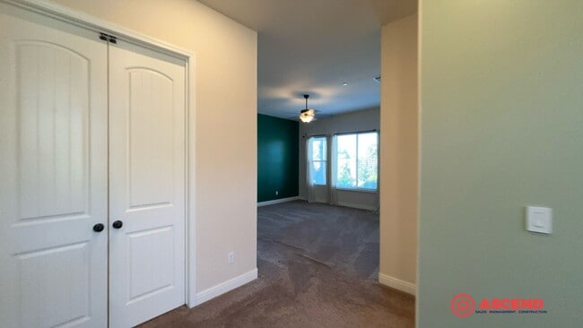 Building Photo - *MOVE IN SPECIAL!!*