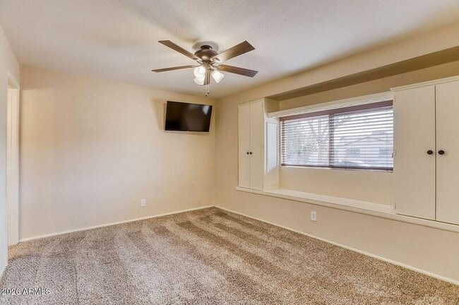 Building Photo - 8640 E Wilshire Dr