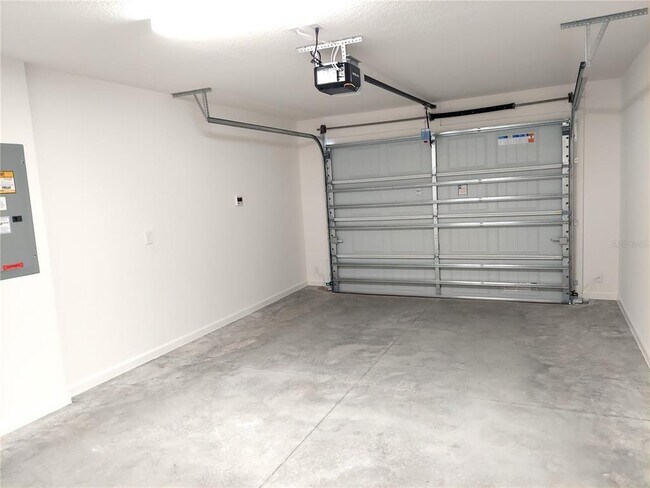 Building Photo - 3263 Sherfinski Ave