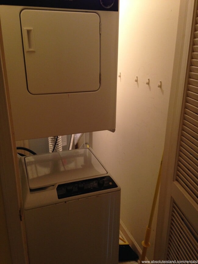 Building Photo - Furnished Two-Bedroom Coastal Condo | North End of Hilton Head