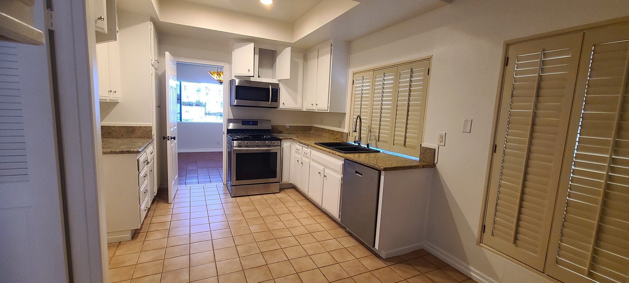 Building Photo - 861 Via Alameda