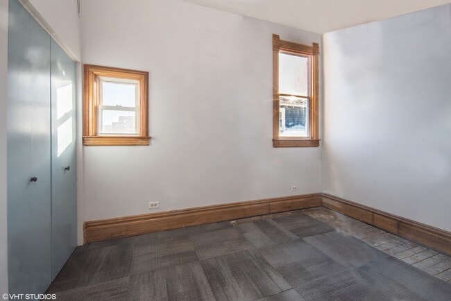 Building Photo - 3235 N Albany Ave