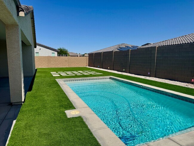 Building Photo - Landscaped Estrella at Mesa Del Sol Pool H...