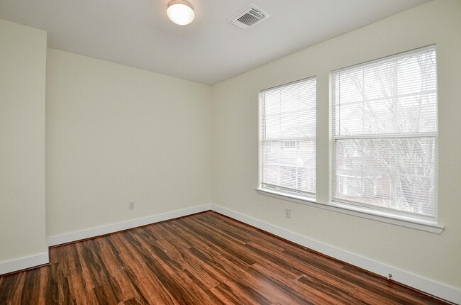 Building Photo - 11924 Prior Park Dr