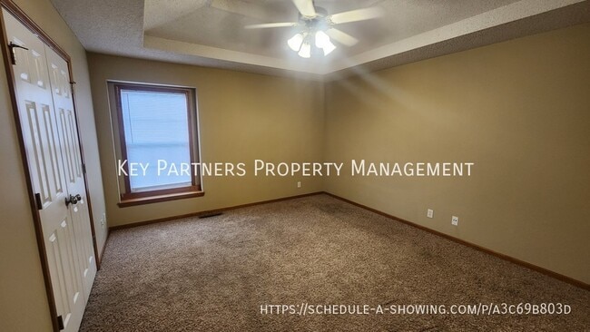 Building Photo - 1640 SW Highland Dr