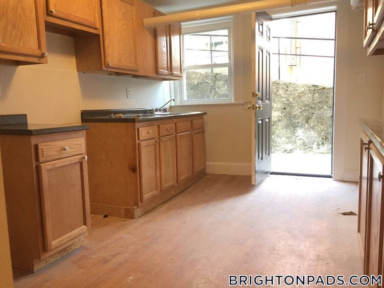 Building Photo - 7 Mt Hood Rd