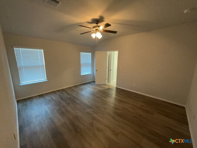 Building Photo - 1824 Fall Creek Ct