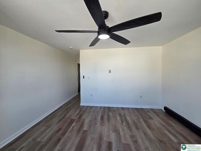 Building Photo - 312 S 17th St