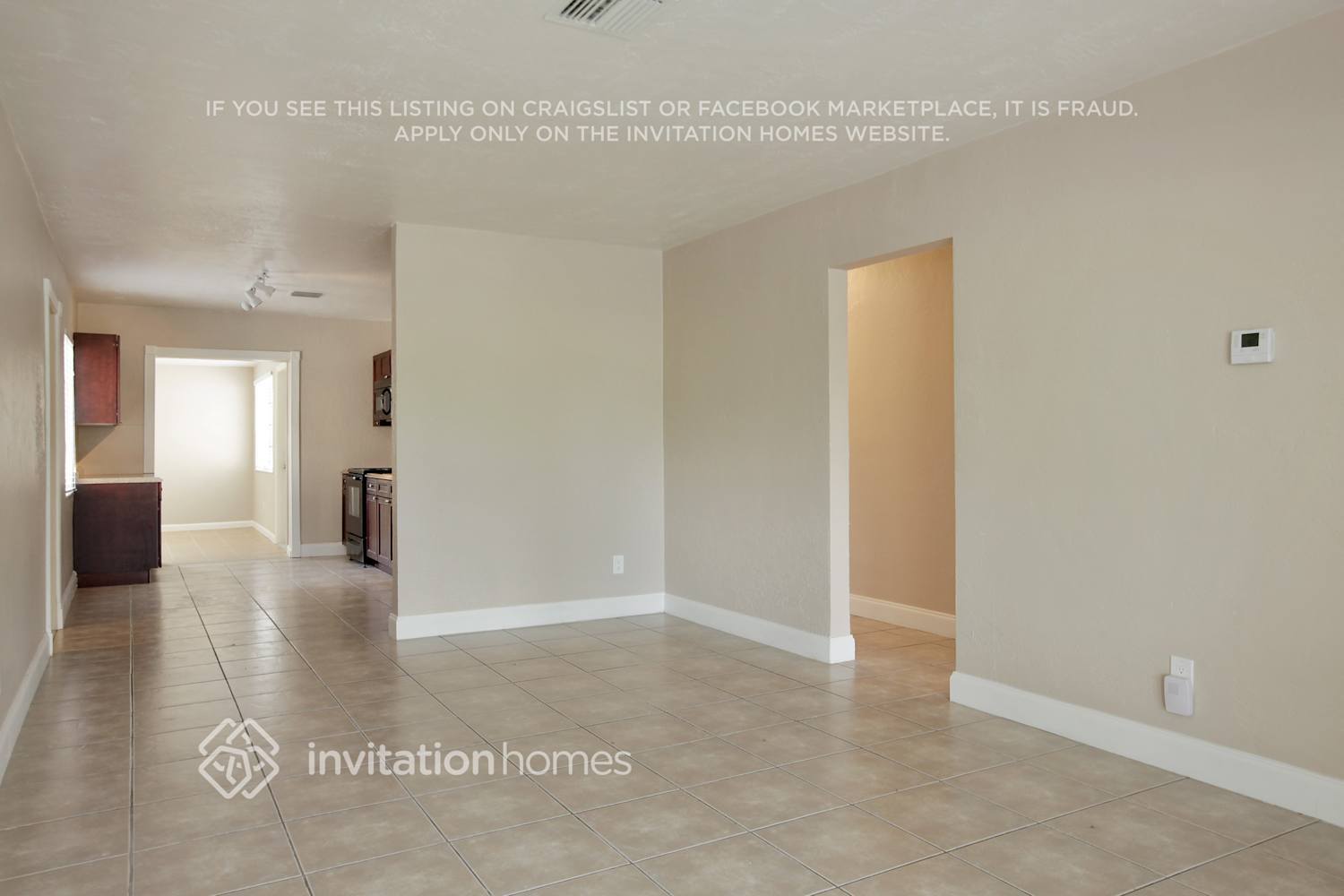 Building Photo - 3207 SW 48th Ave