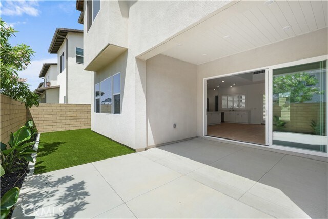 Building Photo - 240 Sora