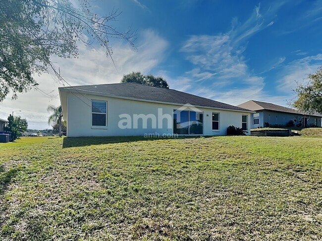 Building Photo - 1037 Sandhill St