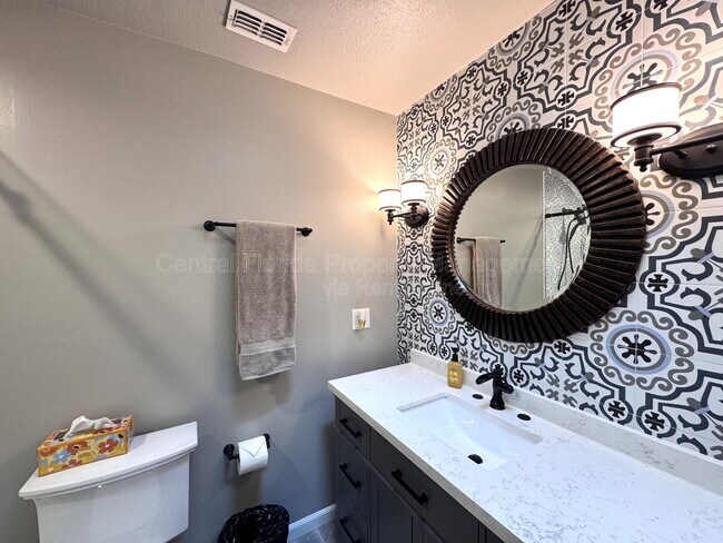 Building Photo - 3465 Balsam Dr
