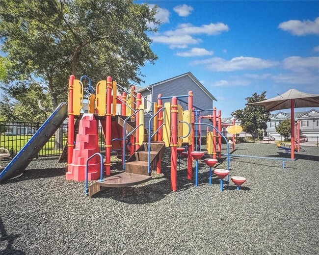 Building Photo - 10033 Moorshire Cir