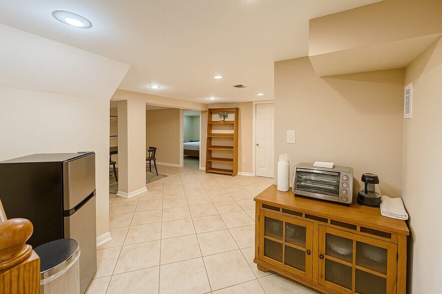 Building Photo - 2757 Greenway Blvd