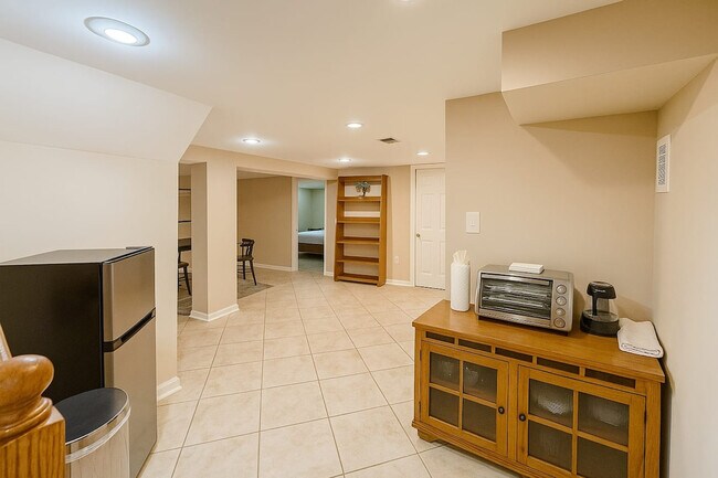 Building Photo - 2757 Greenway Blvd