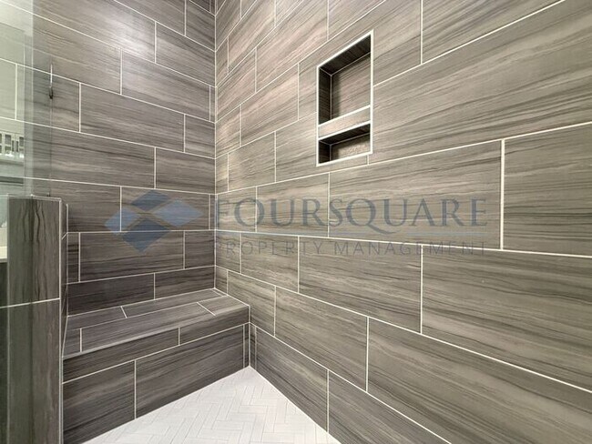Building Photo - Elegant 4-Bed / 3.5-Bath Home with Main-Level Primary Suite, Quartz Kitchen & 3-Car Garage – In H...