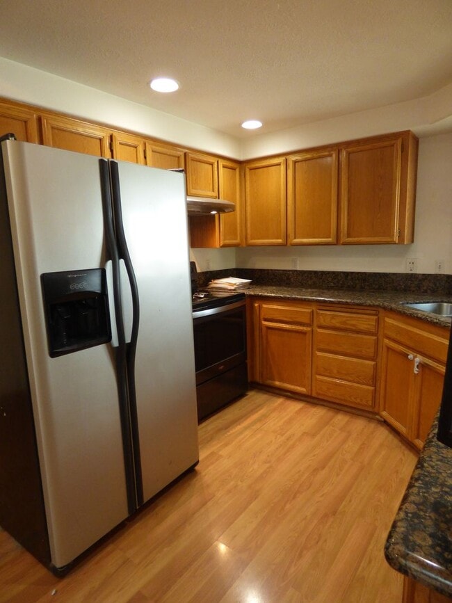 Building Photo - 3 bed Single level home in a Cul-De-Sac