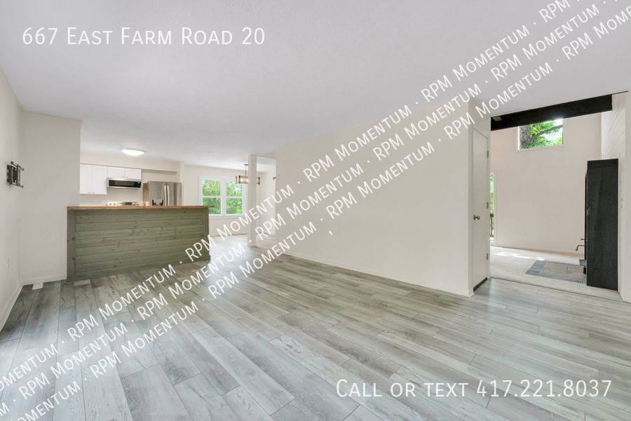 Building Photo - 667 E Farm Rd 20