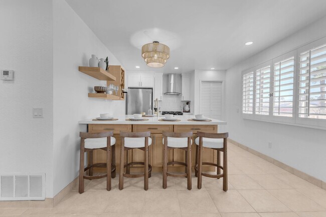 Building Photo - 72601 Edgehill Dr