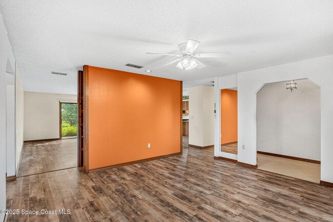 Building Photo - 1387 Gleneagles Ct